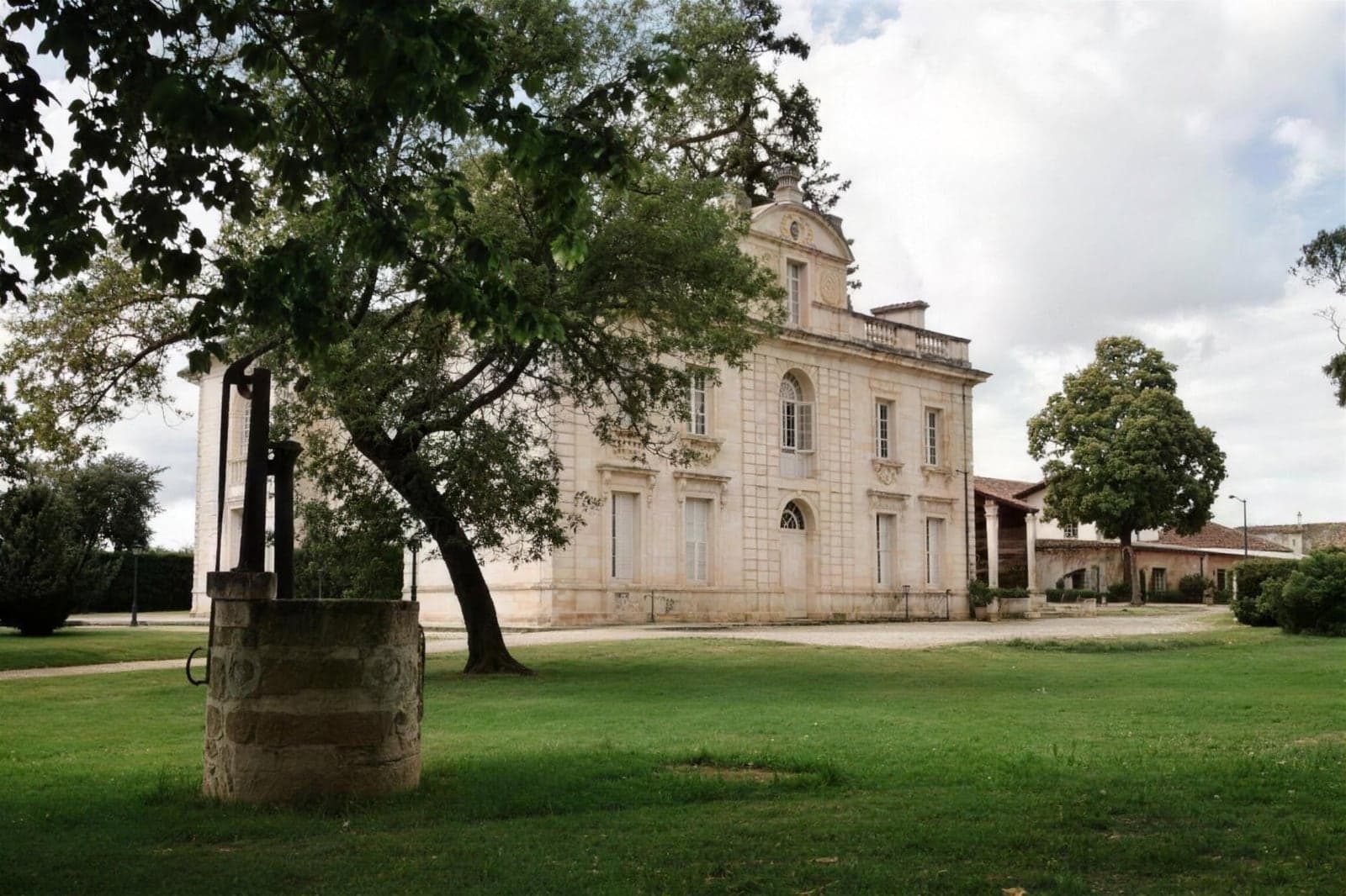 The Moulerens estate, a manor surrounded by parkland