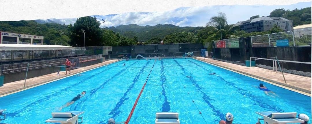 Pater swimming pool in Papeete, an outdoor pool facing the mountains of Tahiti